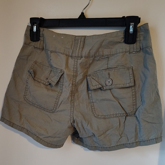 SO Women's Light Tan Cargo Shorts - Picture 3 of 6